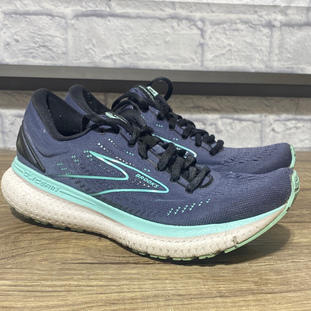 Brooks Women's Athletic Shoes - Navy and Teal